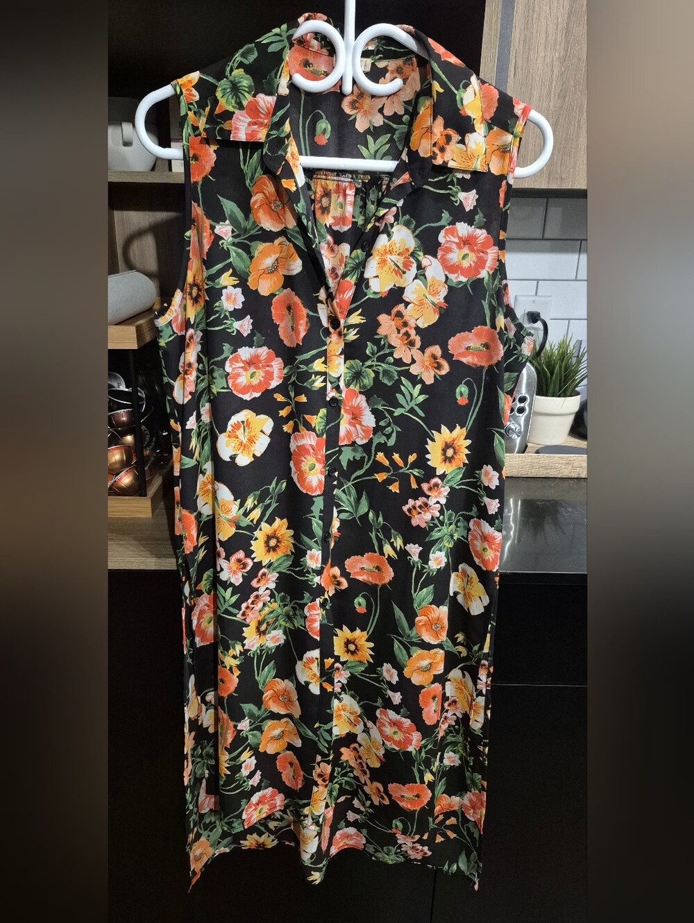 Spense Black Sleeveless Floral Button-Front Tunic in Orange and Yellow